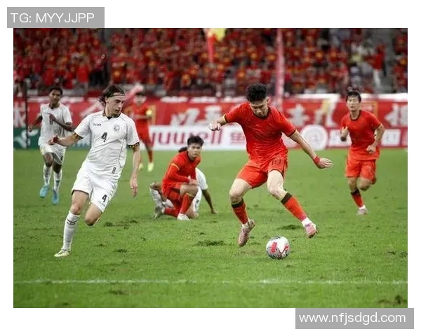 西安足球队在全国足球配合排行榜中荣登第十名展现出色团队实力与协作精神 西安足球队在全国足球配合排行榜中荣登第十名展现出色团队实力与协作精神